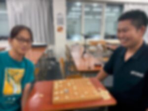 【ふじみ野】授業後の真剣勝負！盤上の熱い戦い